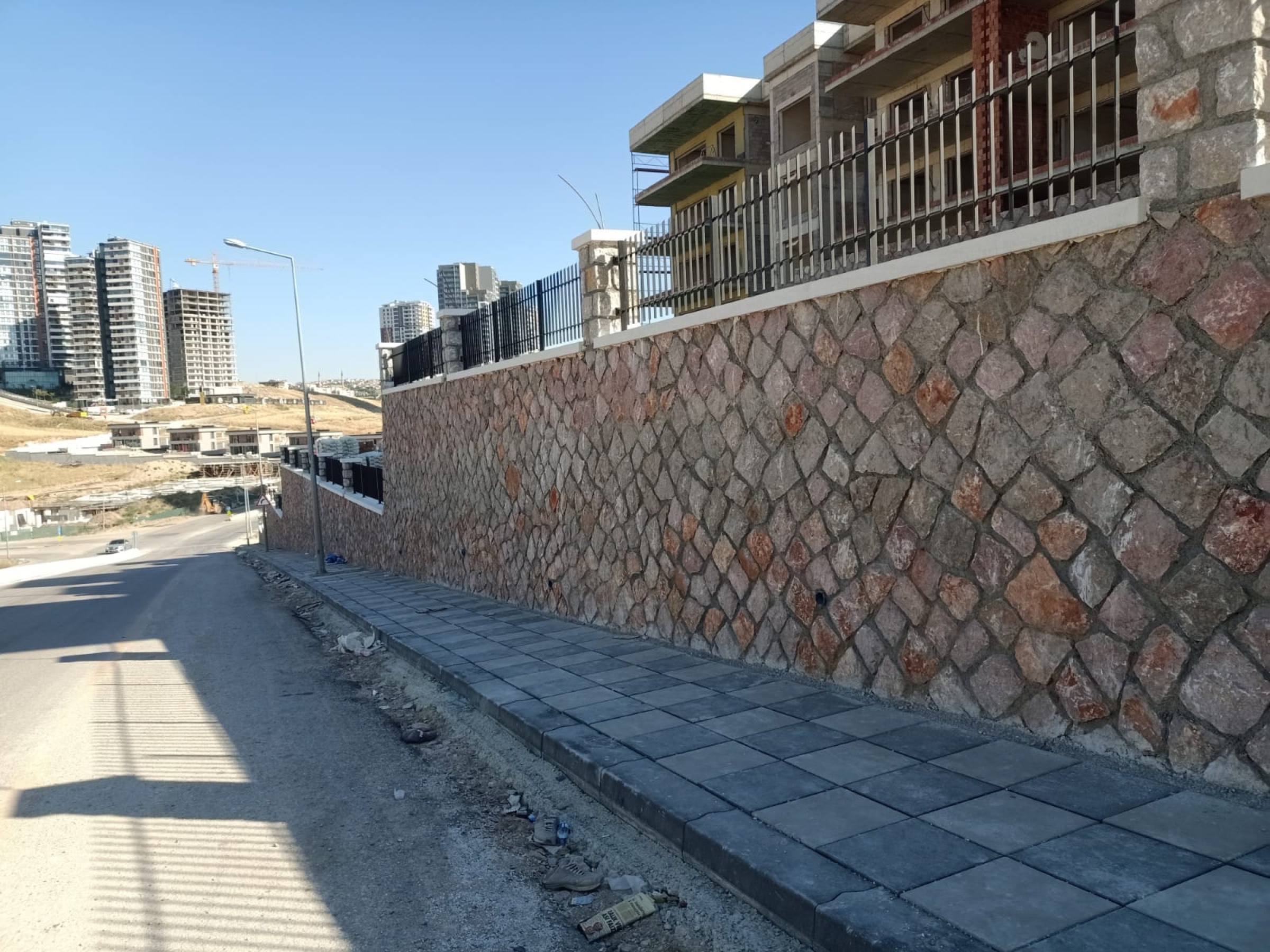 İstinat Duvarı doğal taş uygulaması