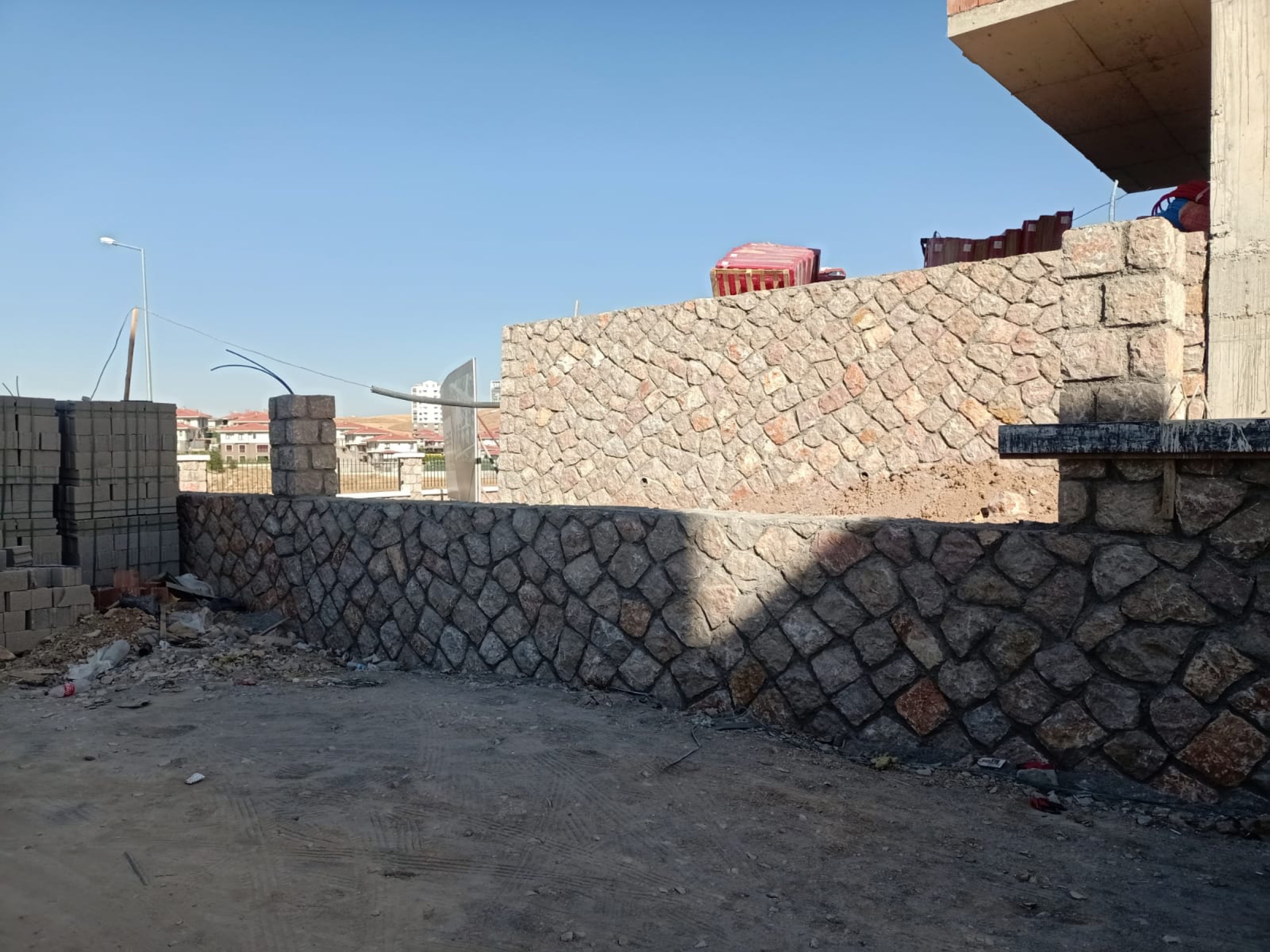 İstinat Duvarı doğal taş uygulaması