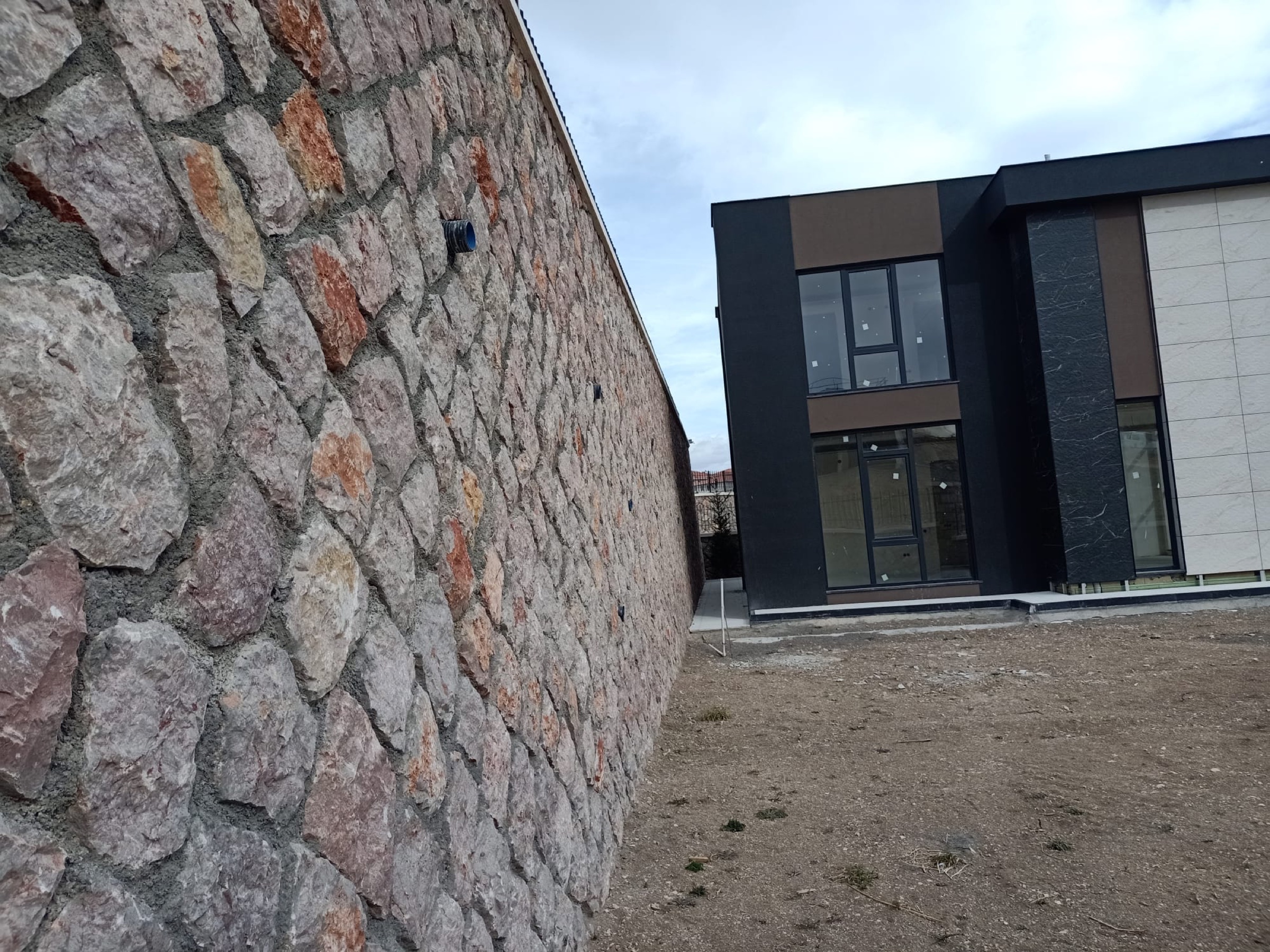 İstinat Duvarı doğal taş uygulaması